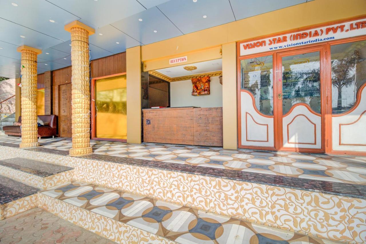 Oyo 67979 Hotel Hollywood Park Sasupāda Eksteriør bilde