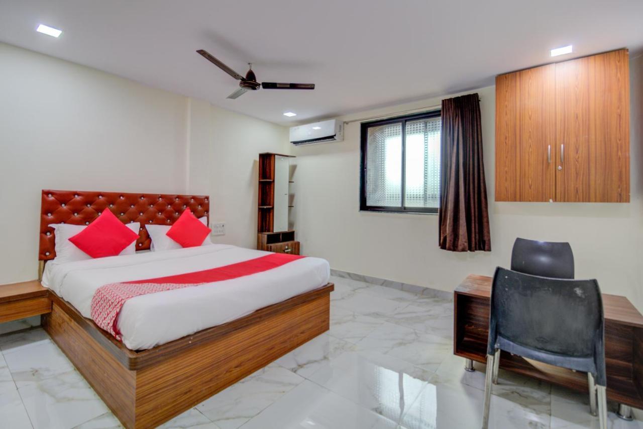 Oyo 67979 Hotel Hollywood Park Sasupāda Eksteriør bilde