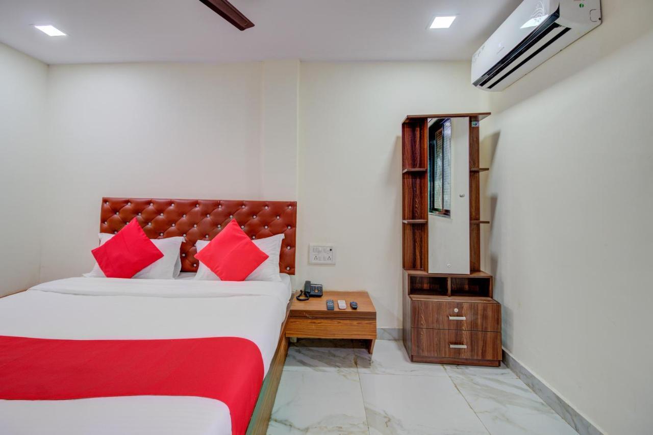 Oyo 67979 Hotel Hollywood Park Sasupāda Eksteriør bilde