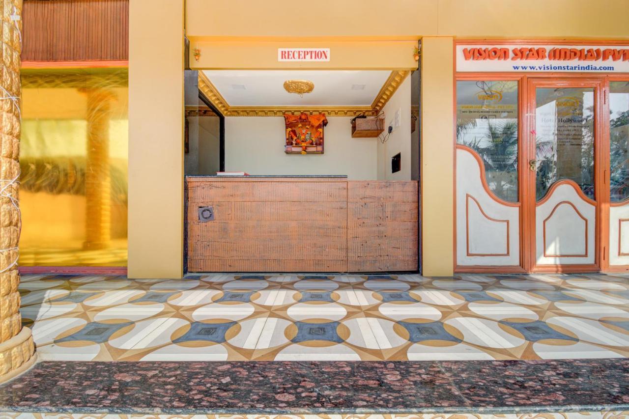 Oyo 67979 Hotel Hollywood Park Sasupāda Eksteriør bilde
